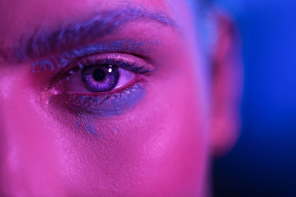 Will UV light in bug zapper hurt your eyes?