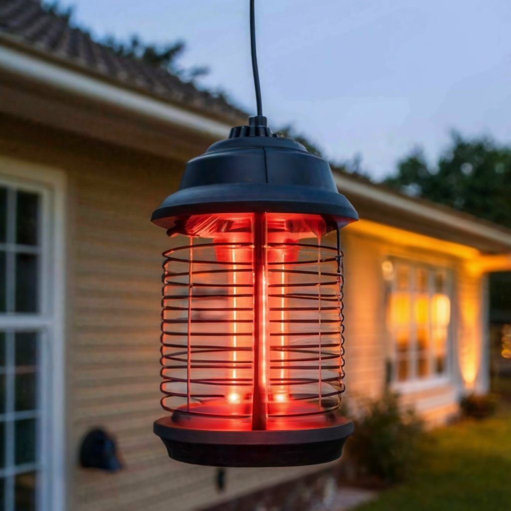 Bug zapper turn on day and night